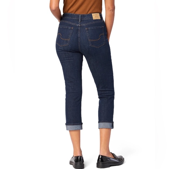 Signature by Levi Strauss Dark Wash Modern Capri Jeans Size 14 Great Condition - Picture 2 of 9